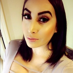 Meet your Posher, Debbie